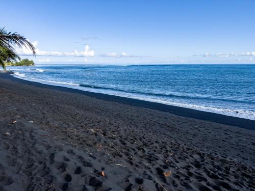 Papara House | TAHITI - Bungalow Taharuu Surf Piti