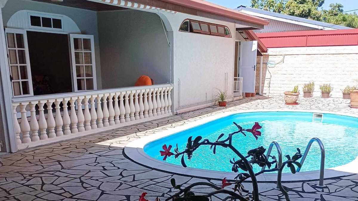Pirae House | Tahiti Maison de Ville Moderne Avec Piscine