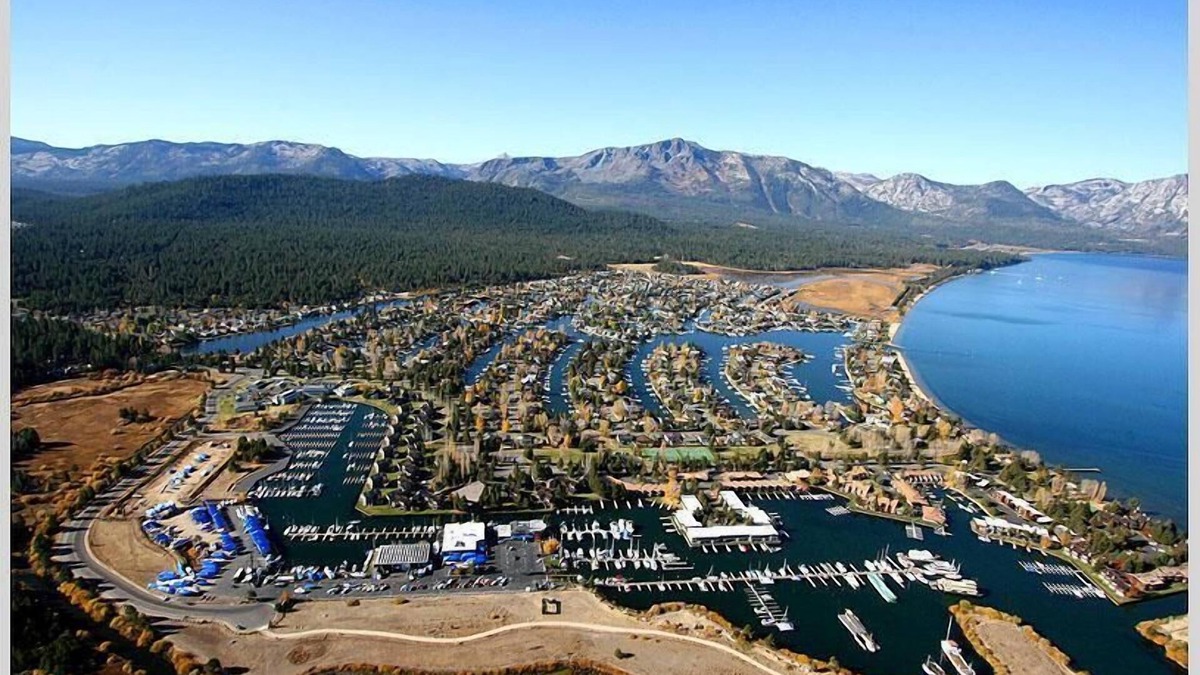 Tahoe Keys House | Tahoe Awesomeness Waterfront-Boat Dock, Shower w/ Views, Hot Tub, 30+ days