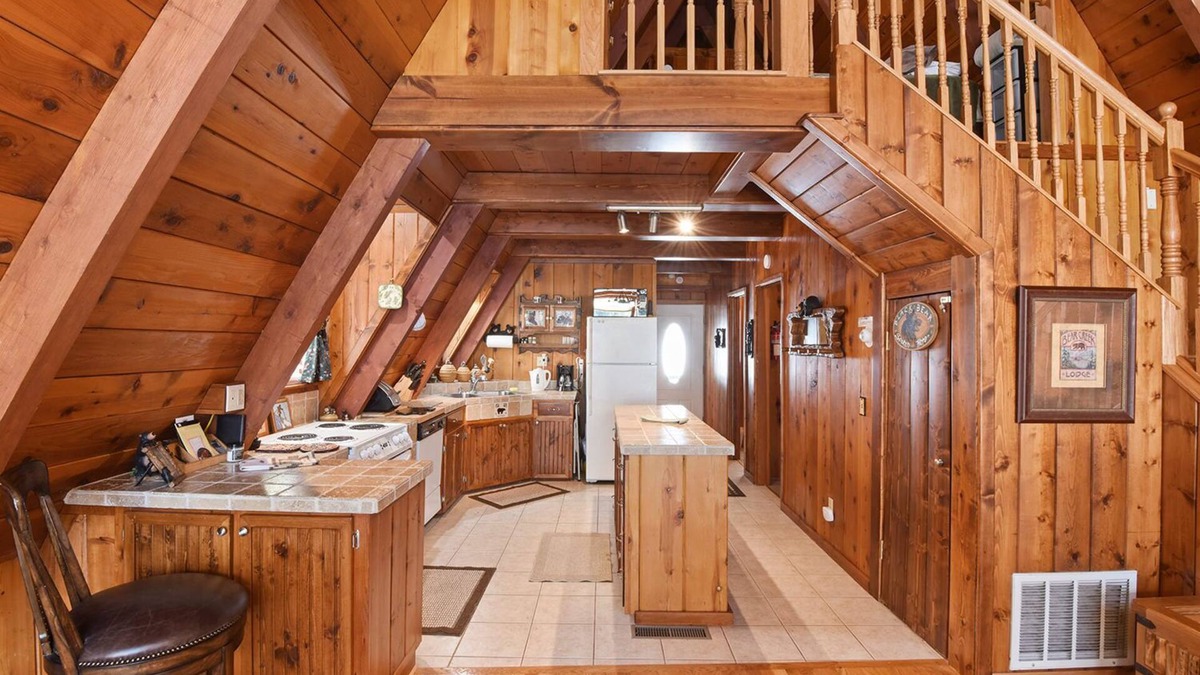 Kings Beach House | Tahoe Bear House | Beautiful Mountain Getaway w/Grill, Nearby Golf & Beach!