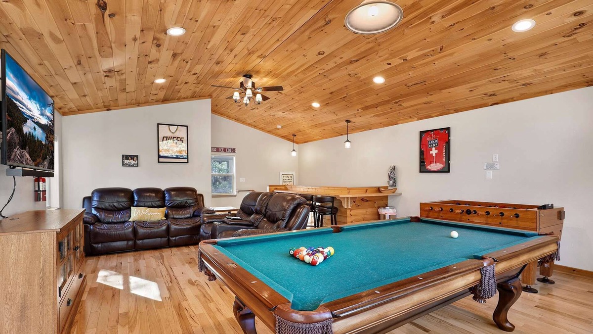 Christmas Valley House | Tahoe Frost - Air conditioned 4 bedroom Tahoe home