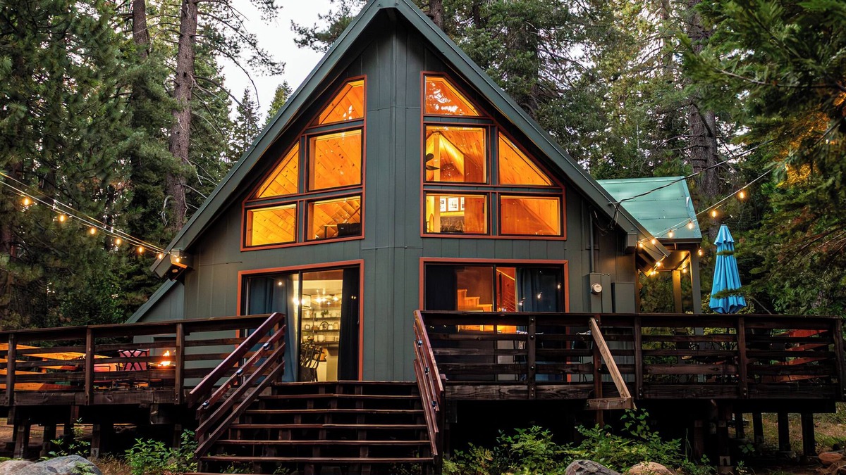 Alta Cabin | Tahoe National Forest, Dog-Friendly, Game Room, Large Deck, Centrally Located