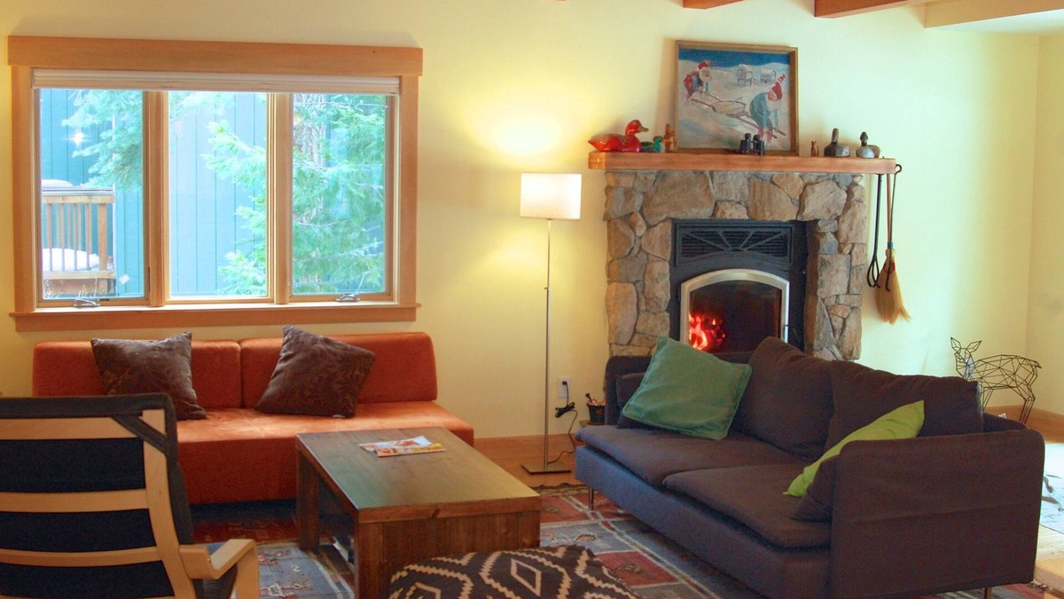 Tahoe Pines House | TAHOE PINES WEST SHORE CABIN 5 MIN WALK TO LAKE 3 BED/3 BATH, SLEEPS 8, DOGS/SKI