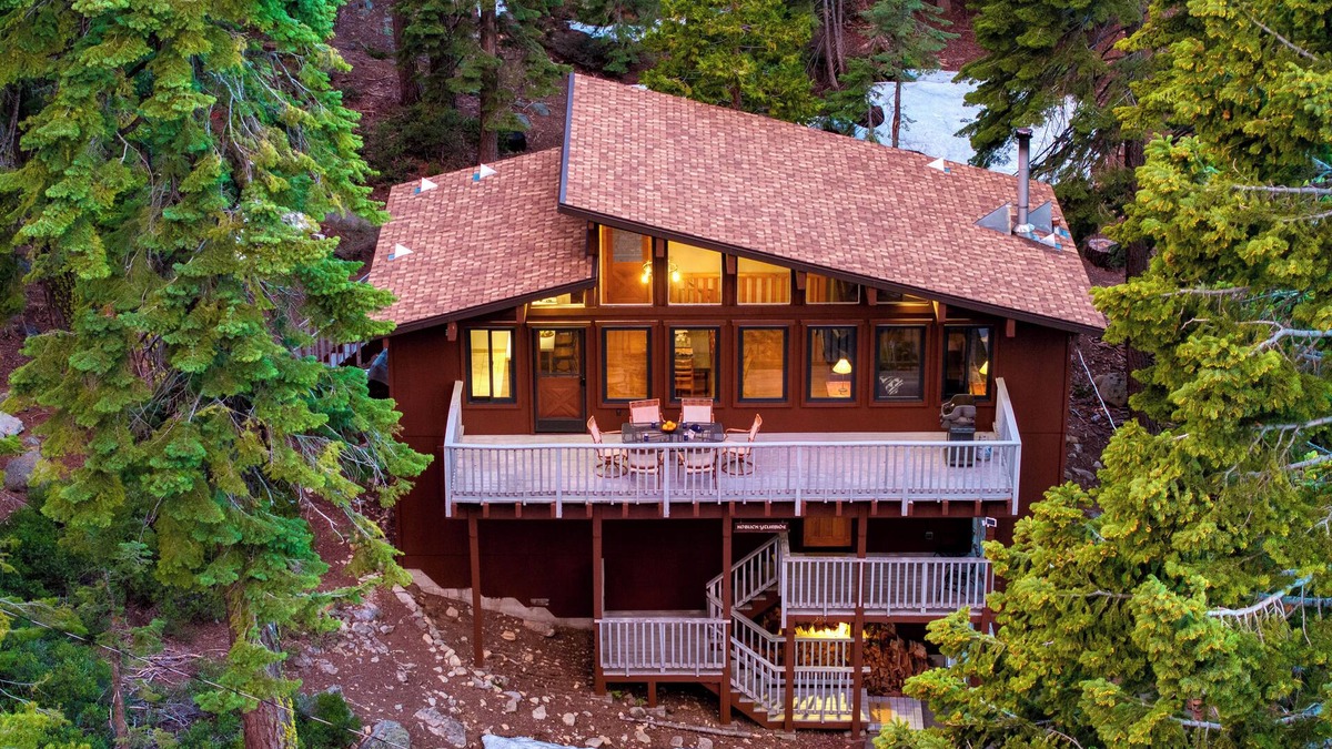 Chamberlands House | Tahoe Timber by AvantStay | Beach + Lake Access