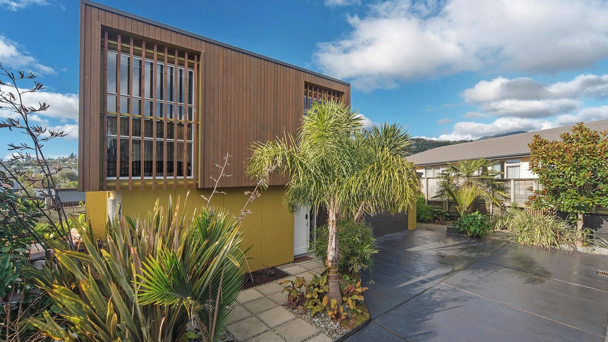 Tahunanui House | Tahuna Beach Oasis - Home in the heart of Tahunanui Beach recreational paradise