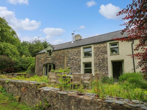 Dinas Cross House | Taibach