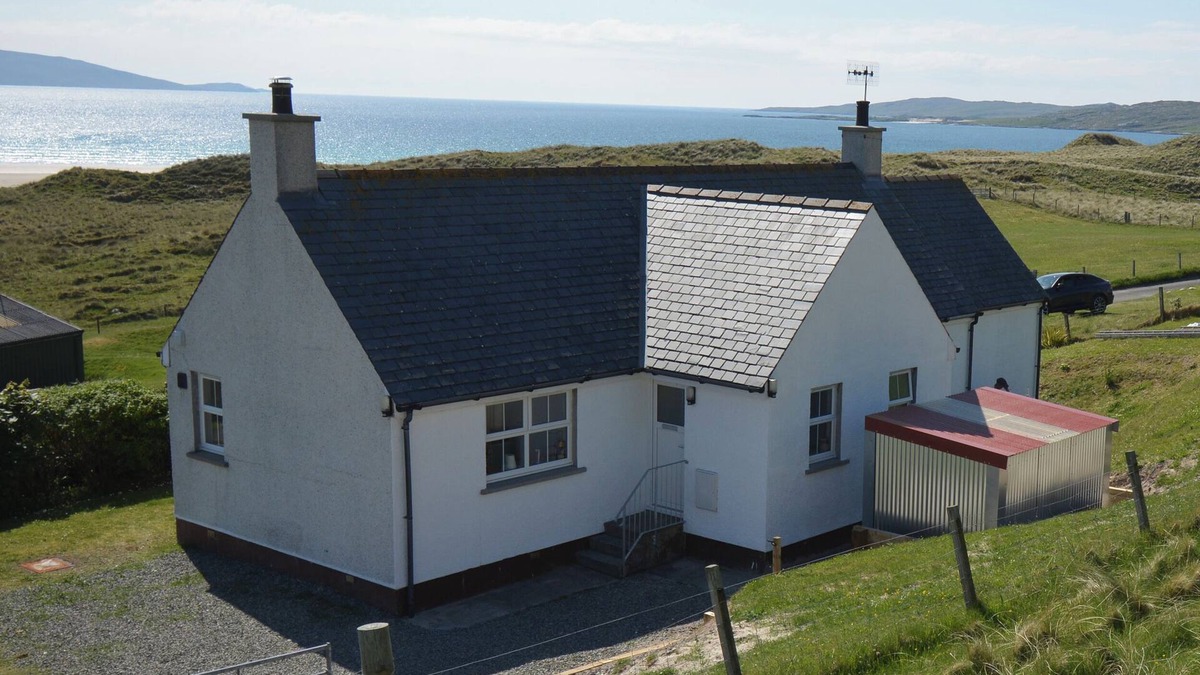 Harris Cottage | TAIGH MARSAILI, family friendly in Luskentyre, Isle Of Harris