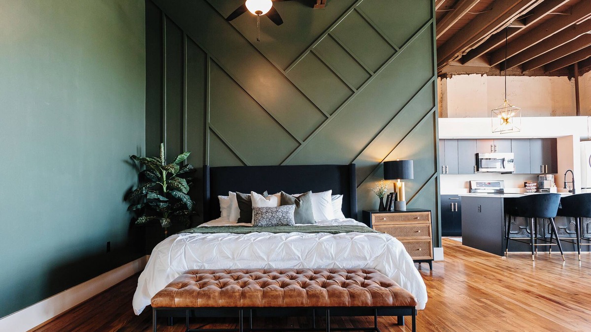 Downtown Knoxville Apartment | Tailor Loft Studio| Living in the Heart of Knox