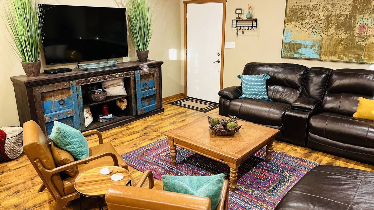 Norfork House | Tailwaters Trout and Lake Retreat! Inviting home minutes to River and Lake!