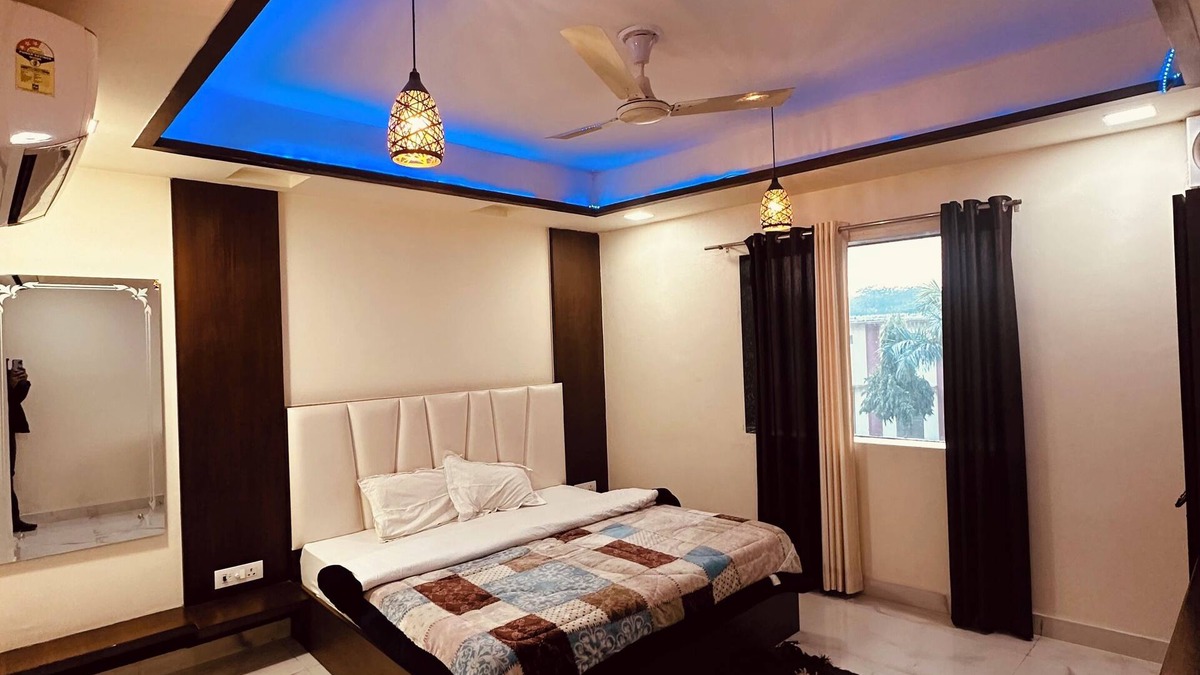 Rakabganj Bed & Breakfast | Taj Castle Homestay