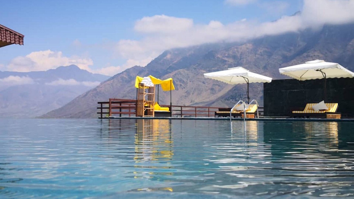 Nishat-Shalimar Hotel | Taj Dal View Srinagar