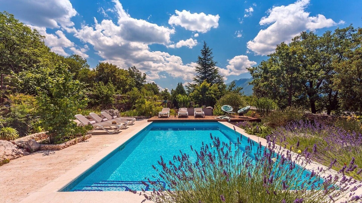 Sestanovac Villa | Tajina Kuca, Villa for 6 people with a botanical garden, 32 sqm heated pool with hydro massage, playground, 2 bedrooms, 2 bathrooms