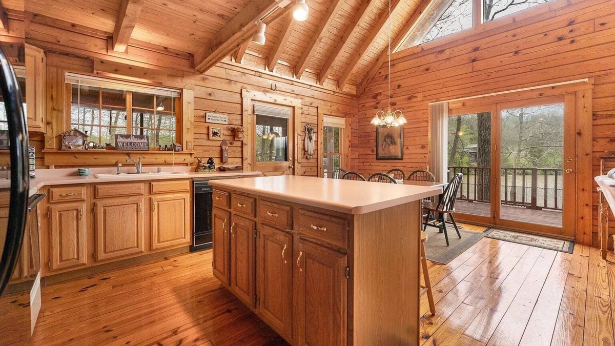 Sparta Cabin | Take it easy at this unique, tranquil, and shorefront getaway.