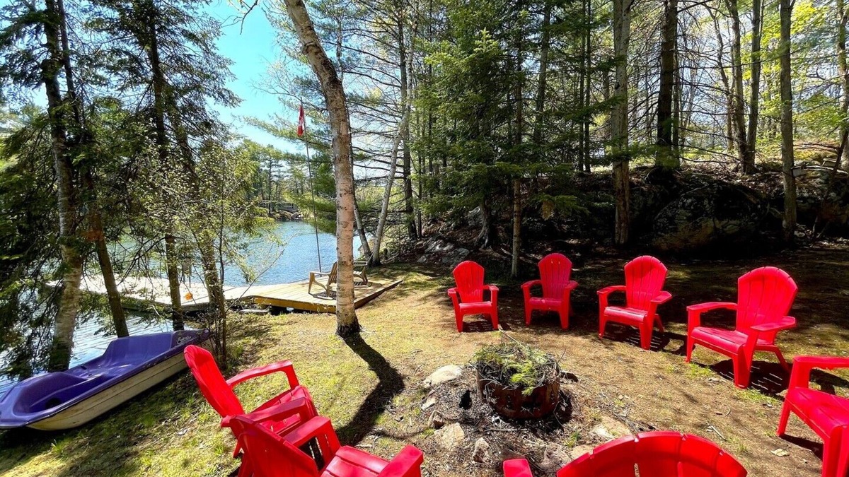 Washago Cottage | "Take It Easy" cottage w/Hot Tub & Finnish Sauna