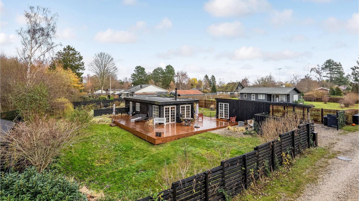 Dalby Huse House | Take your dog on vacation with you in this inviting cottage with outdoor hot tub.
