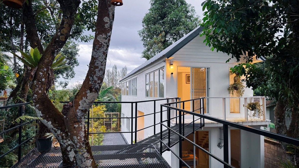 Takua Pa House | Takua Pa Home - Kick back & relax in this calm, stylish private villa.