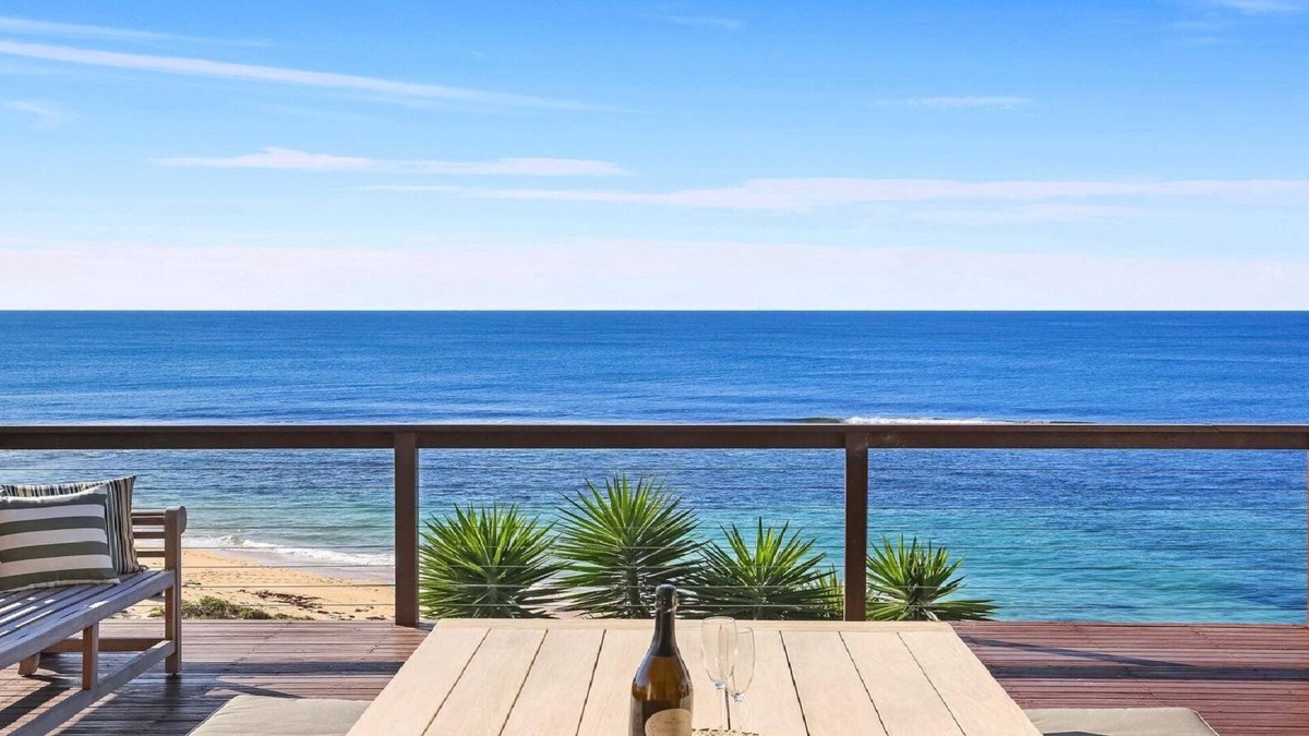 Blue Bay House | TALINGA | Beachfront, Ocean Views | Accom Holidays
