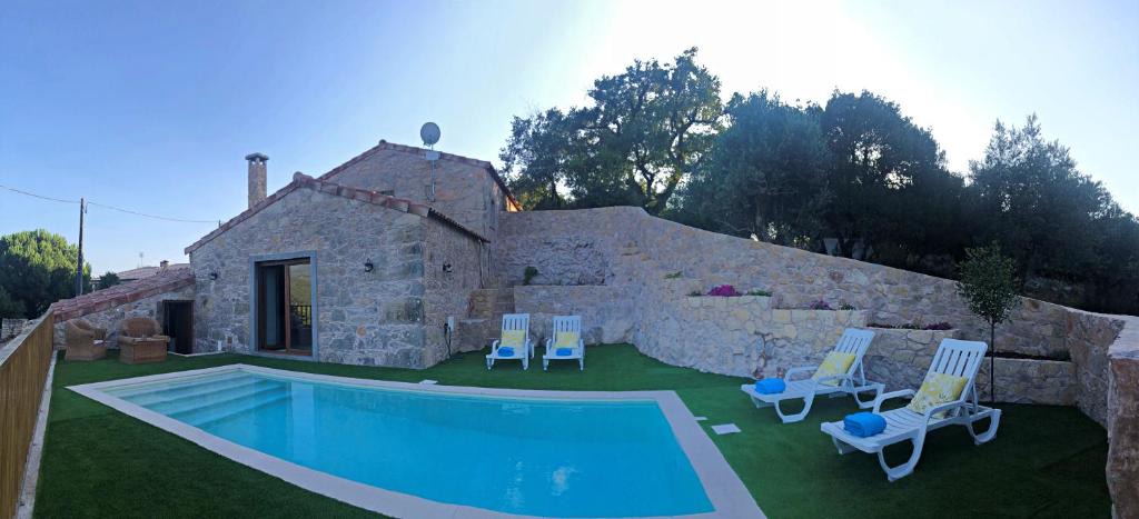 Penela House | Taliscas Stone Charm