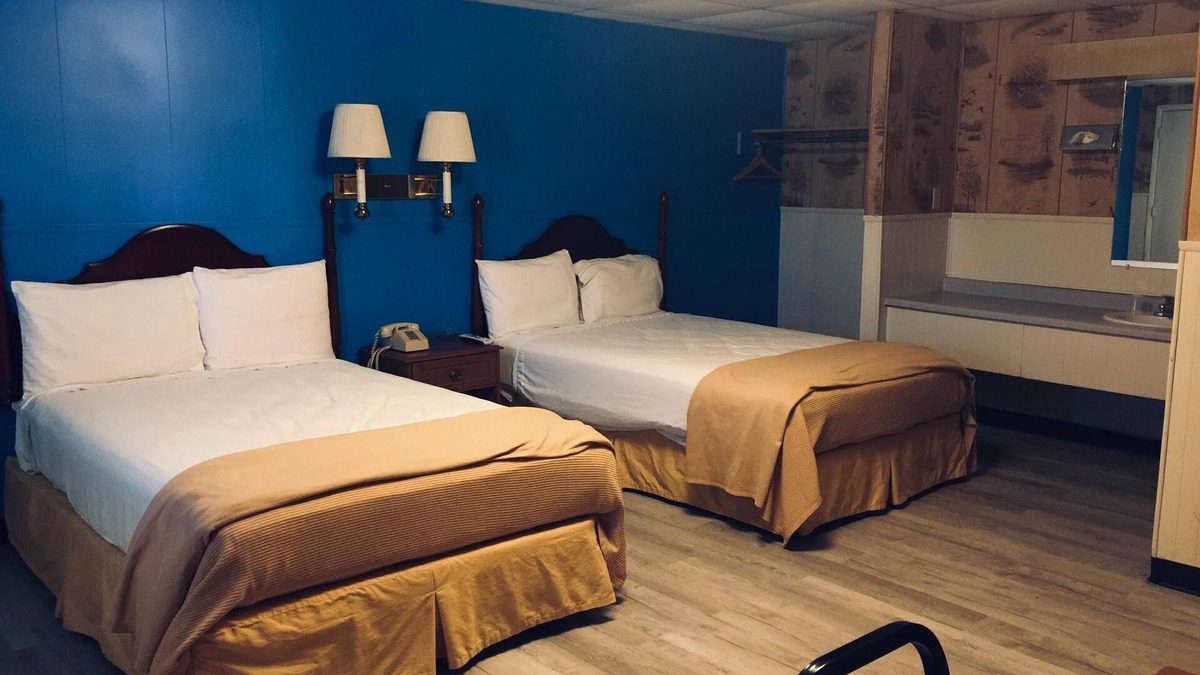 Shenandoah Hotel | Tall Corn Inn