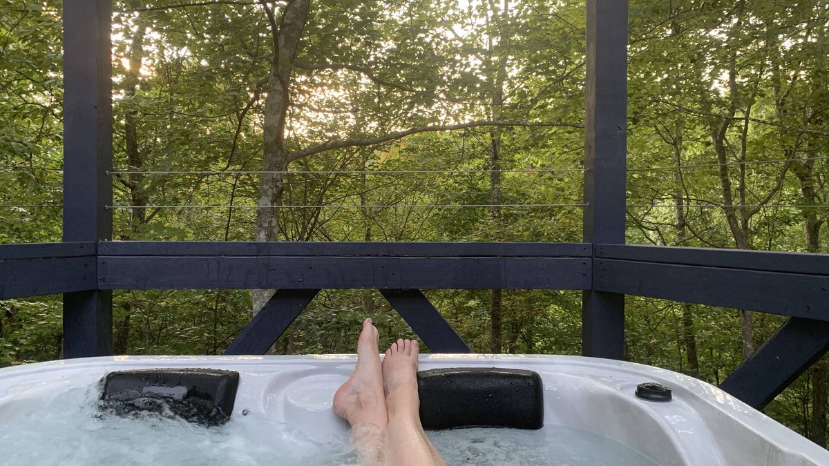 Hilham Cabin | Talley's Cabins and Breakfast By Dale Hollow Lake. Right Where You Want To Be!