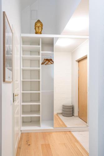 Pelgulinn Apartment | TallinnHousing Pelgulinn Urban Elegance & Parking