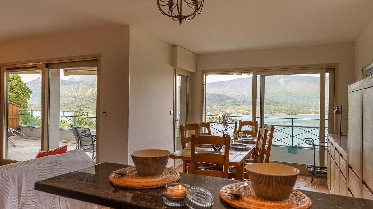 Talloires-Montmin Apartment | TALLOIRES- Terrasses de l'Hermitage, Pool & View
