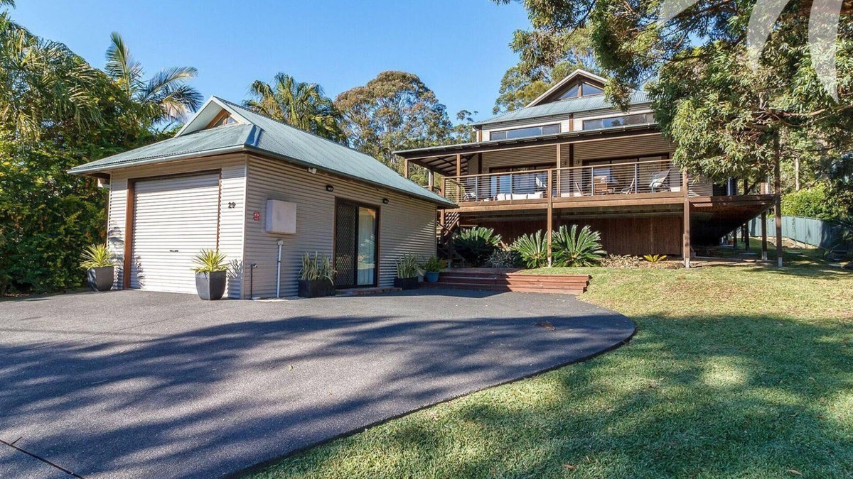 Elizabeth Beach House | Tallowood - Pacific Palms Holidays
