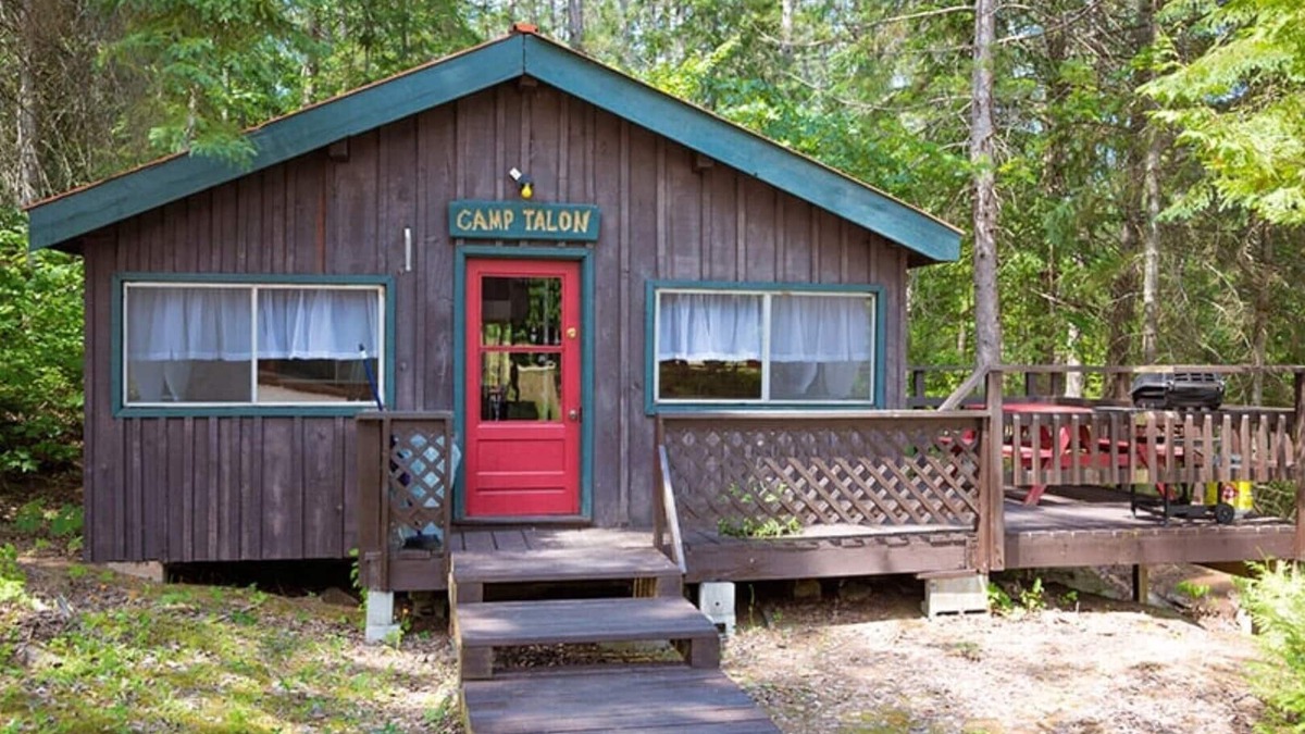 Papineau-Cameron Cottage | Talon Cottage