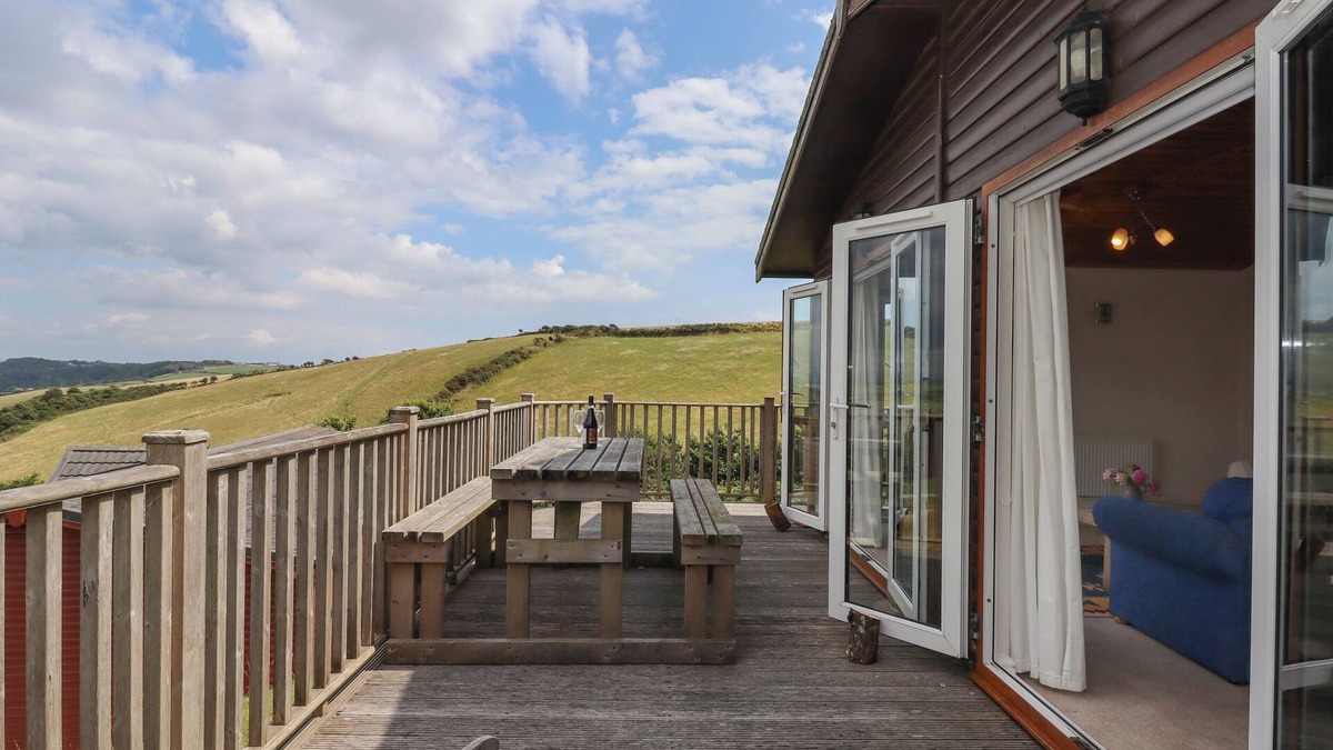 Saint John Cottage | TAMAR VIEW LODGE, pet friendly, country holiday cottage in Millbrook