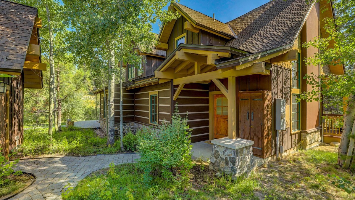 Tamarack Resort House | Tamarack Ski Resort Townhome - Elegant couple's retreat - Path to chairlift - Golf