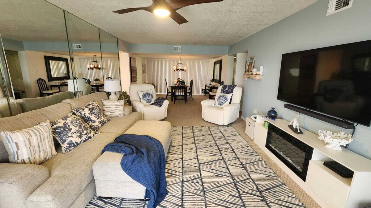 Pinellas Point Condo | Tampa Bay Waterfront Condo 2B-2B heated pool St. Petersburg FL