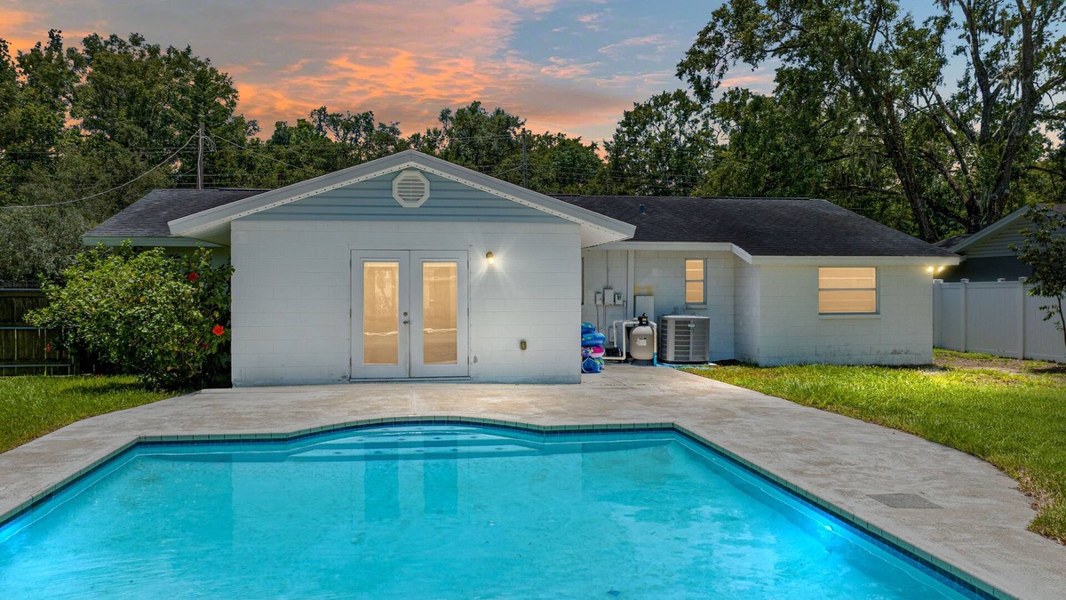 Plant City House | Tampa Disney Beaches 2 mins to I4