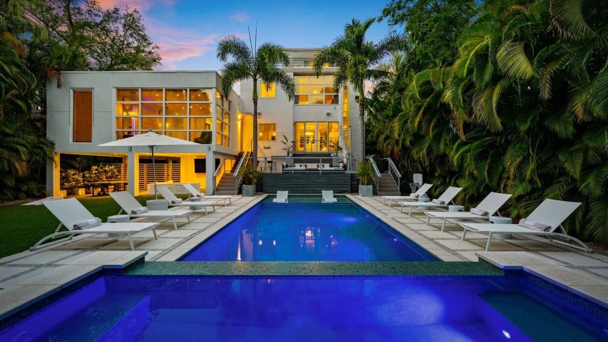 Ballast Point House | Tampa's #1 Rated Private 1 Acre Luxury Estate- Stunning Pool Spa-Best Location!