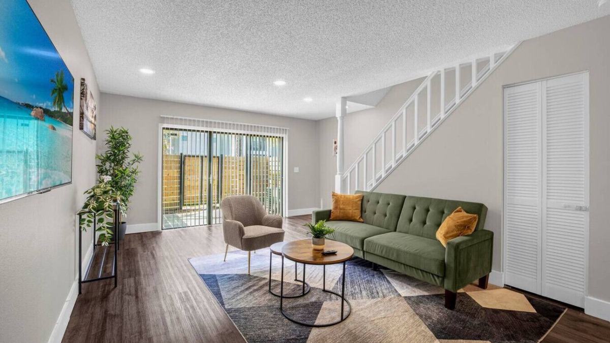 University House | Tampa's Peaceful Retreat