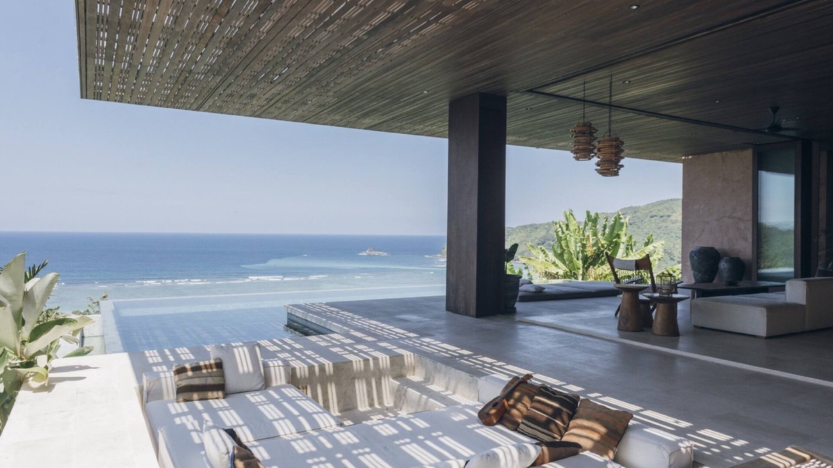 Praya Barat Villa | Tampah Hills