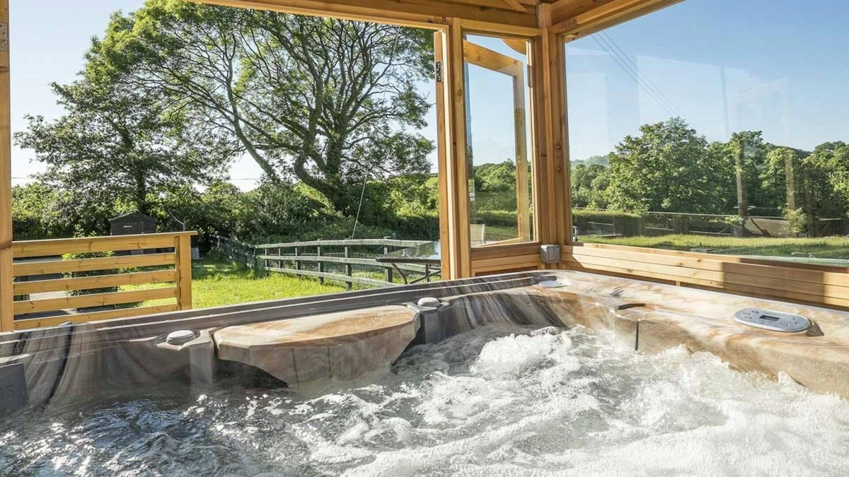 Llanllwchaiarn Cottage | Tan-yr-Onnen, New Quay