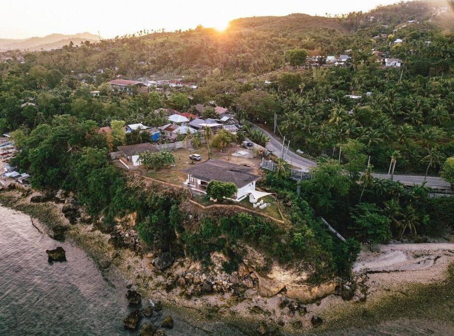 Barili House | Tanaw 1BR Beachview Cliff House