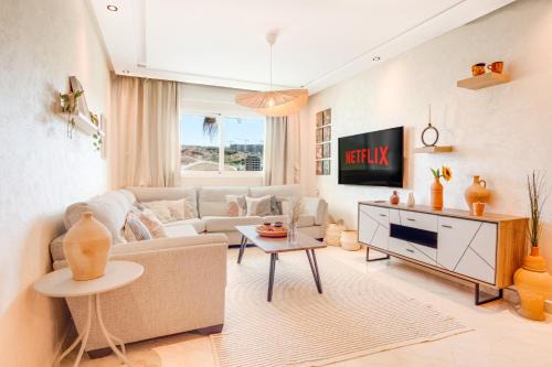 Malabata Apartment | Tanger Malabata - Chique & Stylish 2BR Apartment - Fast WiFi & Netflix