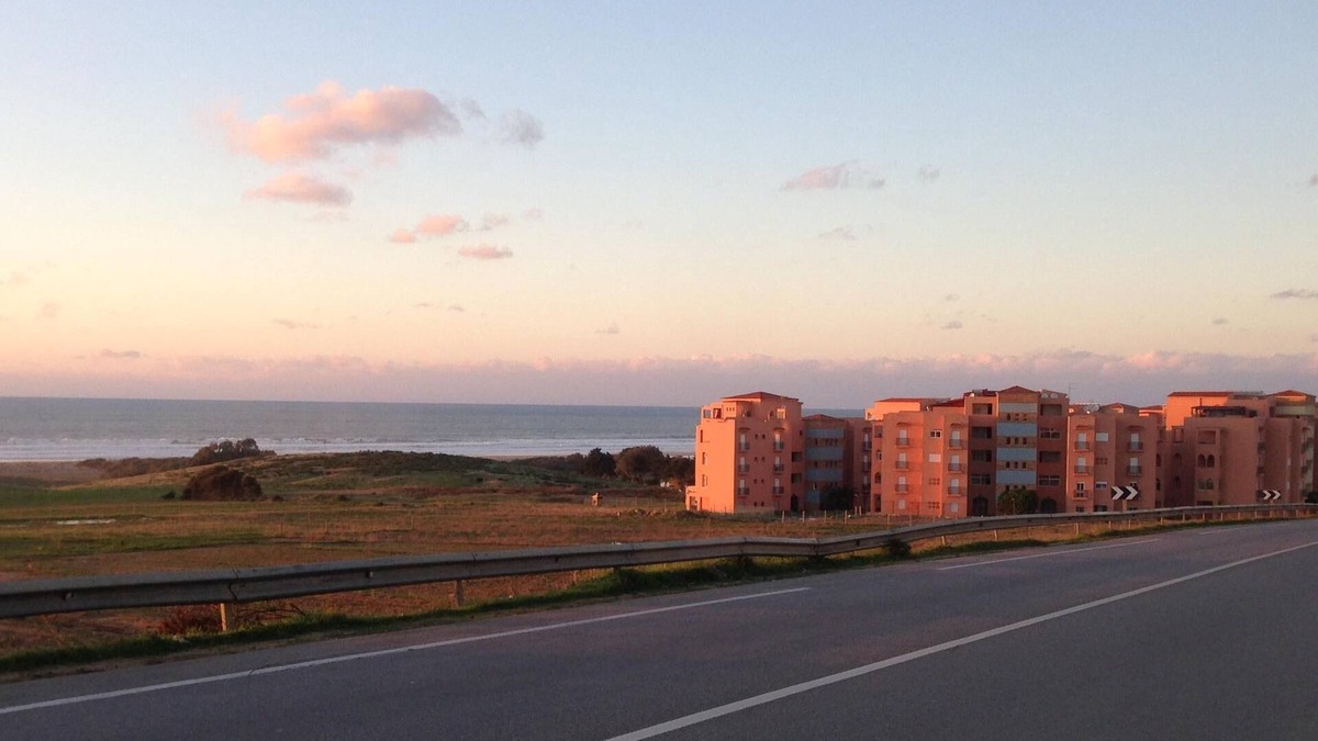 Briech Apartment | TANGIER/ASILAH APPART. 5pl, EQUIPPED + WIFI + CLIM, FACE SEA