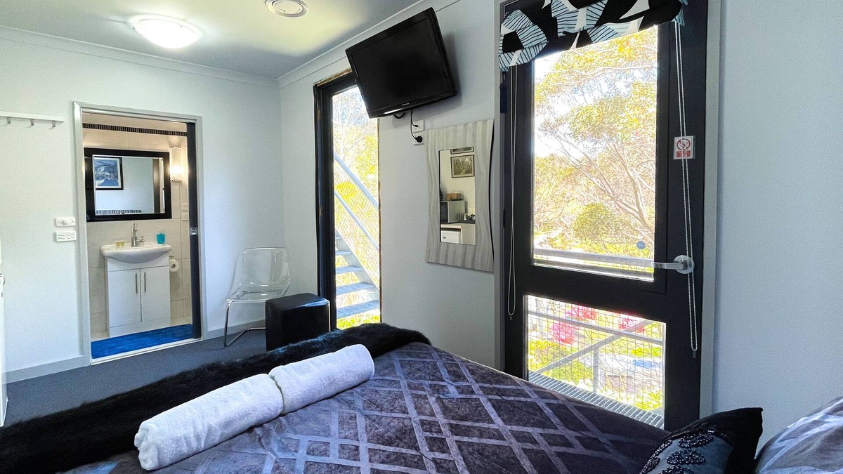 Baw Baw Village Cabin | Tanjil Creek Lodge - Bedroom 4 (Small Family or Couples Retreat)