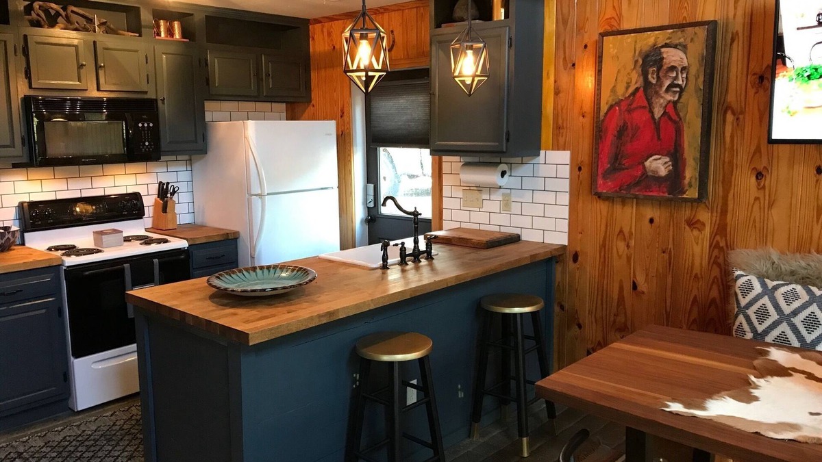 Drasco Cabin | Tannenbaum Golf Club Cabin