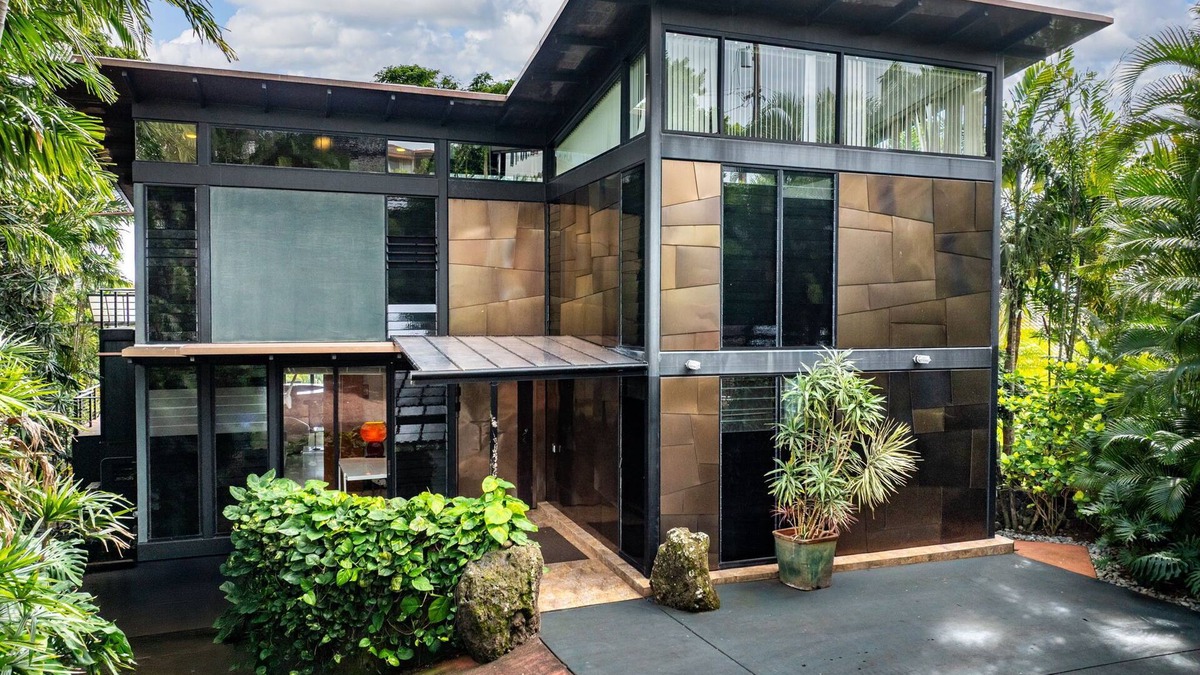 Makiki House | Tantalus Glass House by Gather Modern Honolulu Retreat