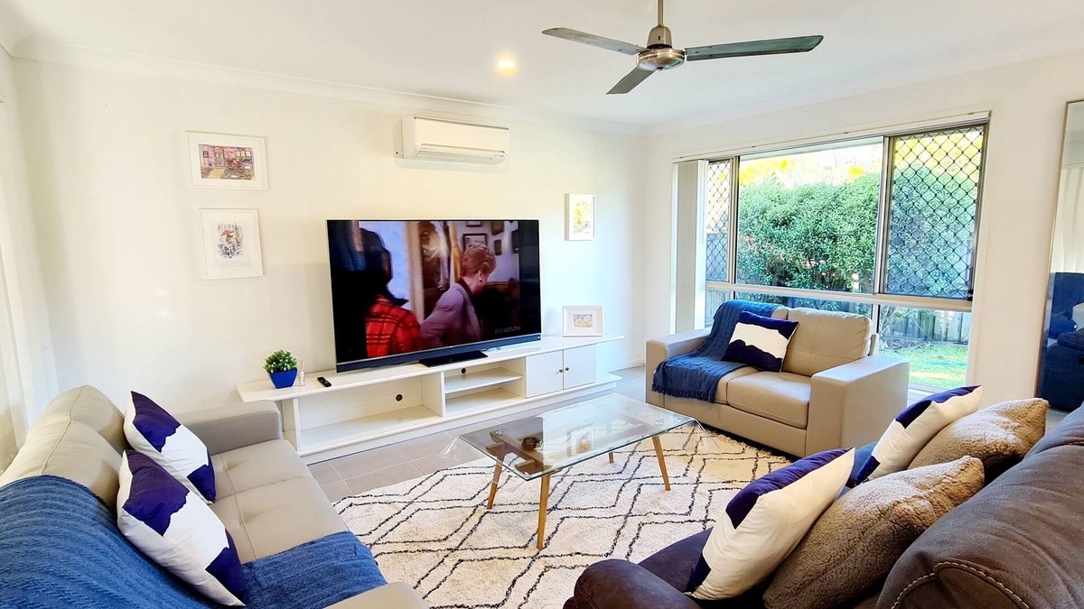 Redland Bay House | Tanzanite - Long Term Furnished