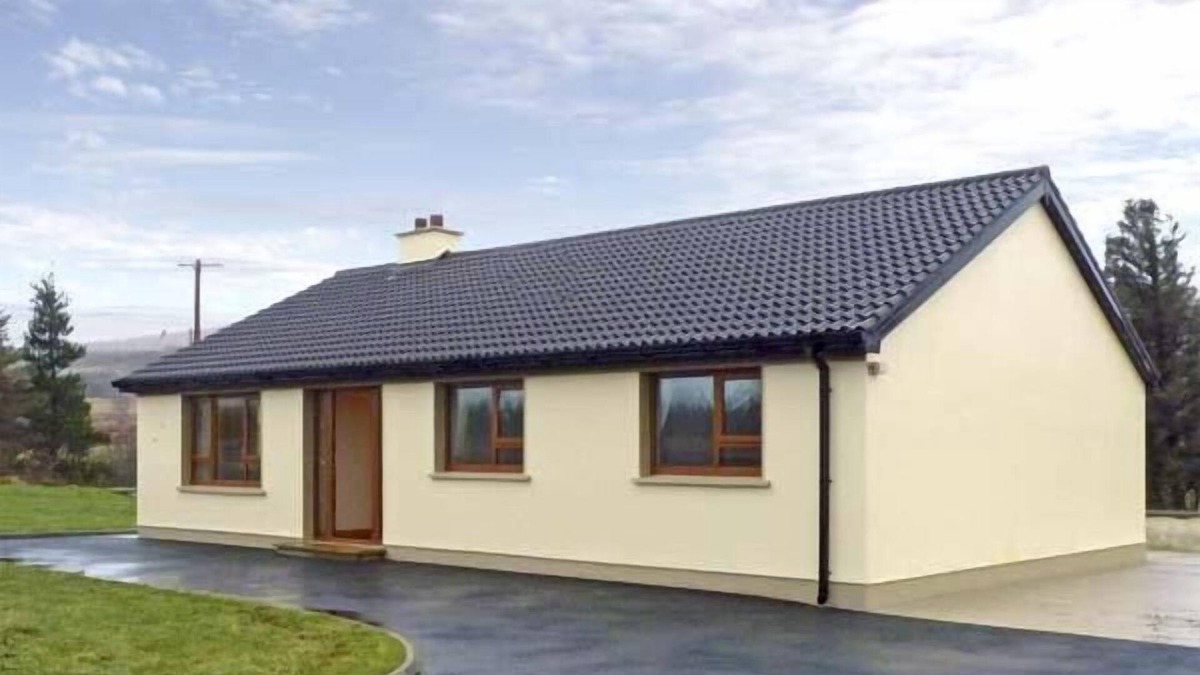 Lettermacaward Cottage | TARA HOUSE, family friendly in Lettermacaward, County Donegal