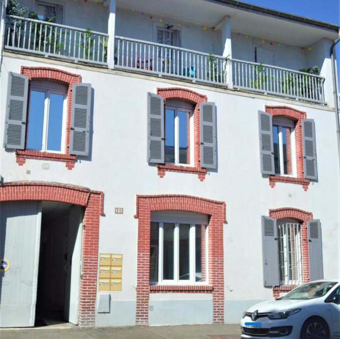 Tarbes Apartment | Tarbes Immeuble résidentiel labelisé et classé Proche des Halles Marcadieu et Brauhauban et du Parc des expositions - Appartements Appaloosa T2 Rdc et Pyrénéa T2 au 1er étage avec terrasse couverte -Parking gratuit-
