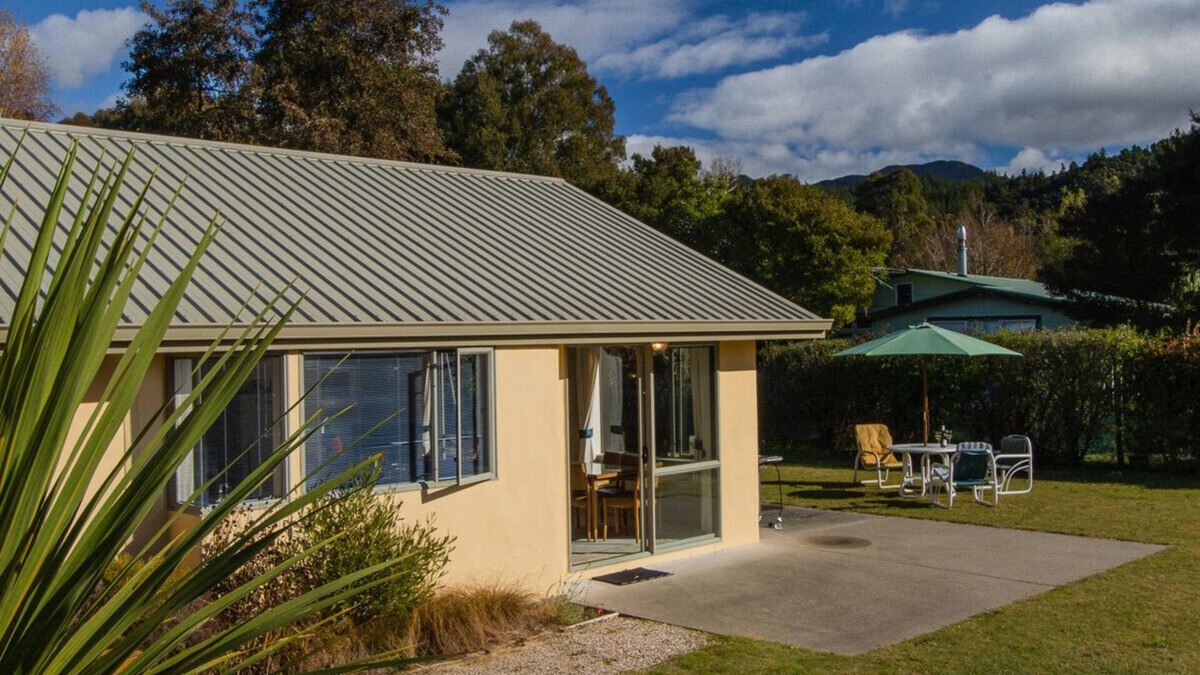 Marahau Cottage | Tasman Treat - Marahau Holiday Home