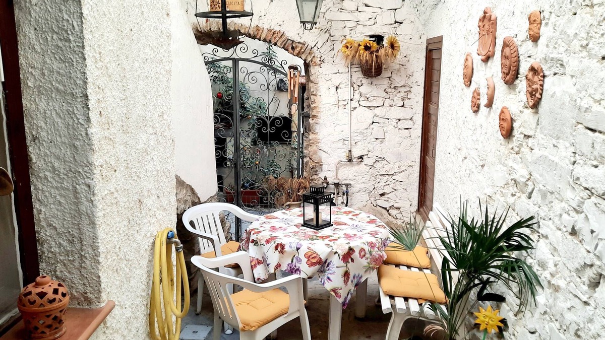 Terzorio Apartment | 'TASTE OF LIGURIA' in Antico Borgo near the sea