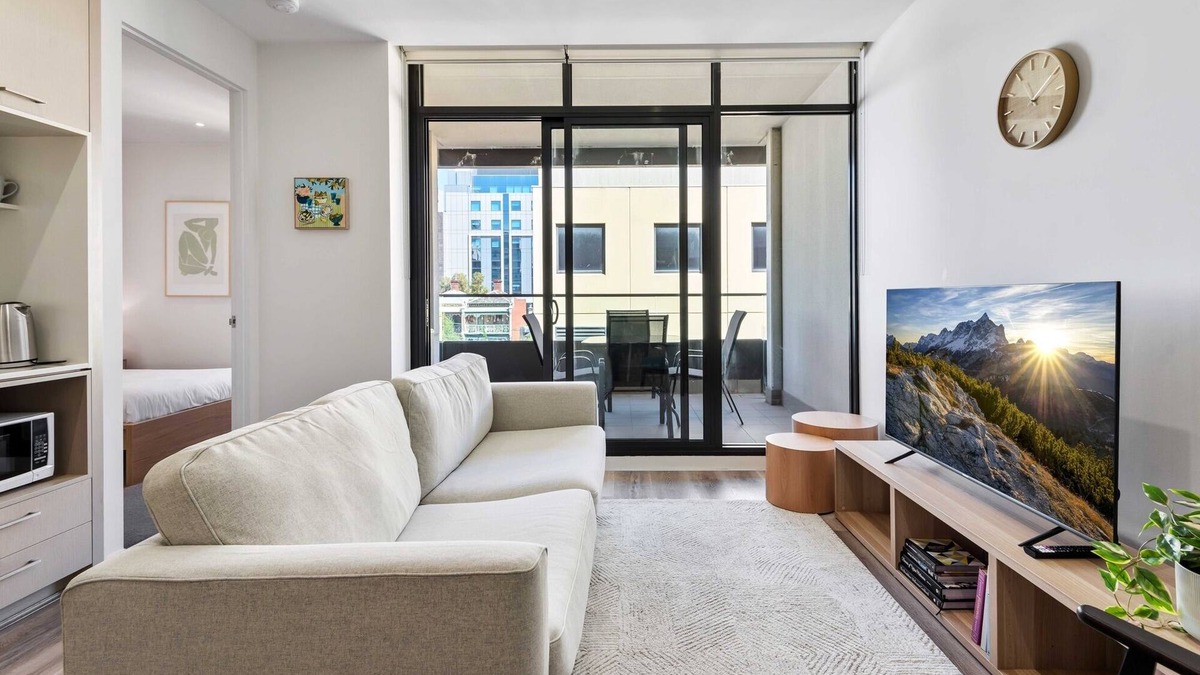 Richmond North Apartment | Tasteful 2-Bed Unit By Bridge Rd Shops