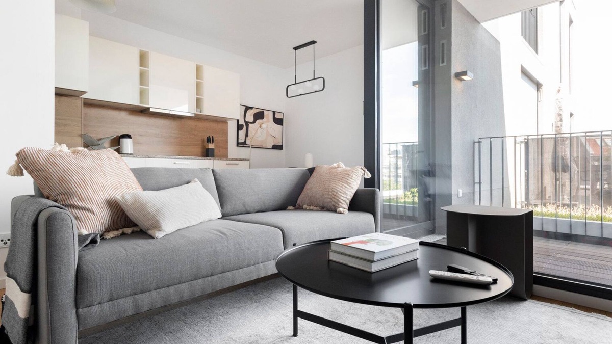 West Berlin Centre Apartment | Tasteful Charlottenburg 1BR near KaDeWe & Kurfürstendamm, by Blueground