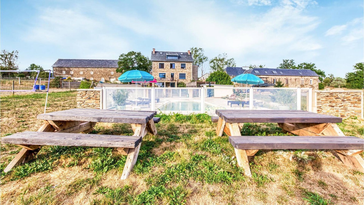 Sainte-Juliette-sur-Viaur House | Tasteful, family-friendly vacation home with private outdoor pool.